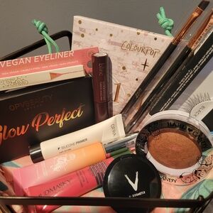 Glow Perfect Makeup NwT BUNDLE - EYESHADOW, CONTOUR, OBVBEAUTY Pallet, Masqara,